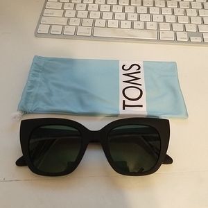 🕶️ TOMS Sydney sunglasses, Traveler Collection - NEW